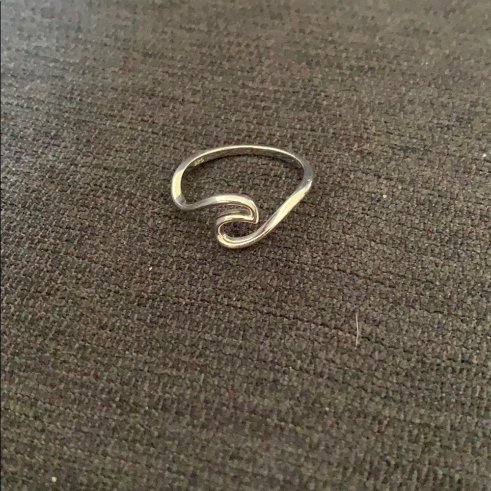 Cute wave ring